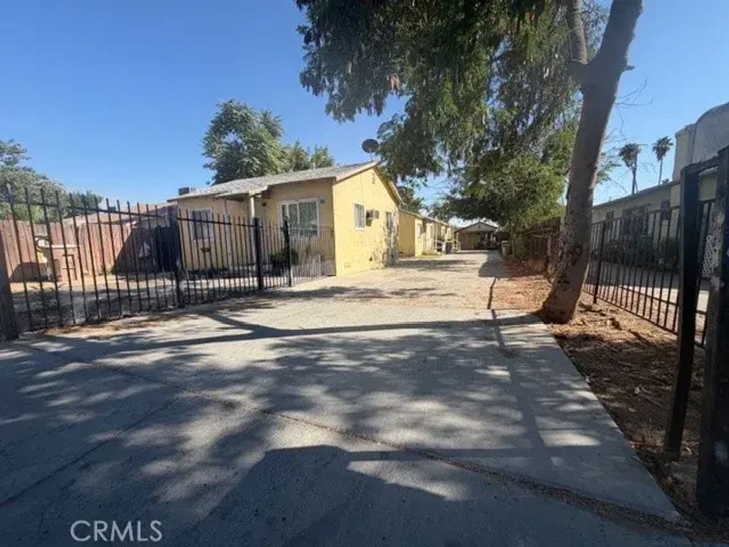 2037 Oregon Street, Bakersfield