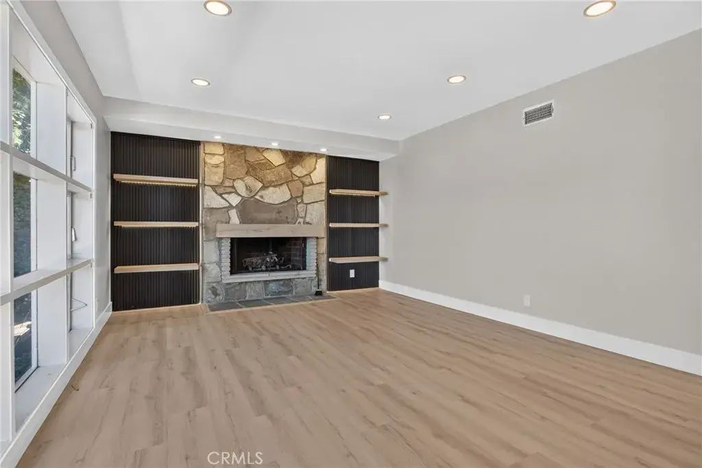 3370 Coy, Sherman Oaks