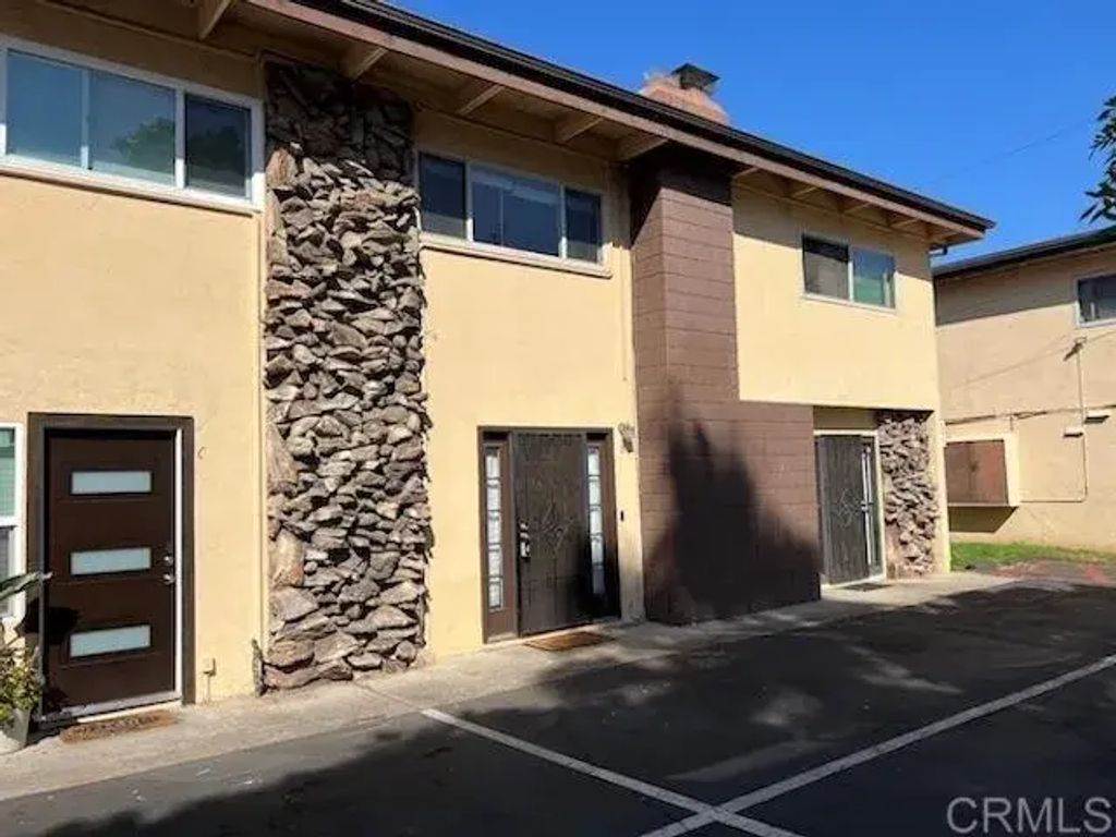 464 Woodland Avenue B, Chula Vista