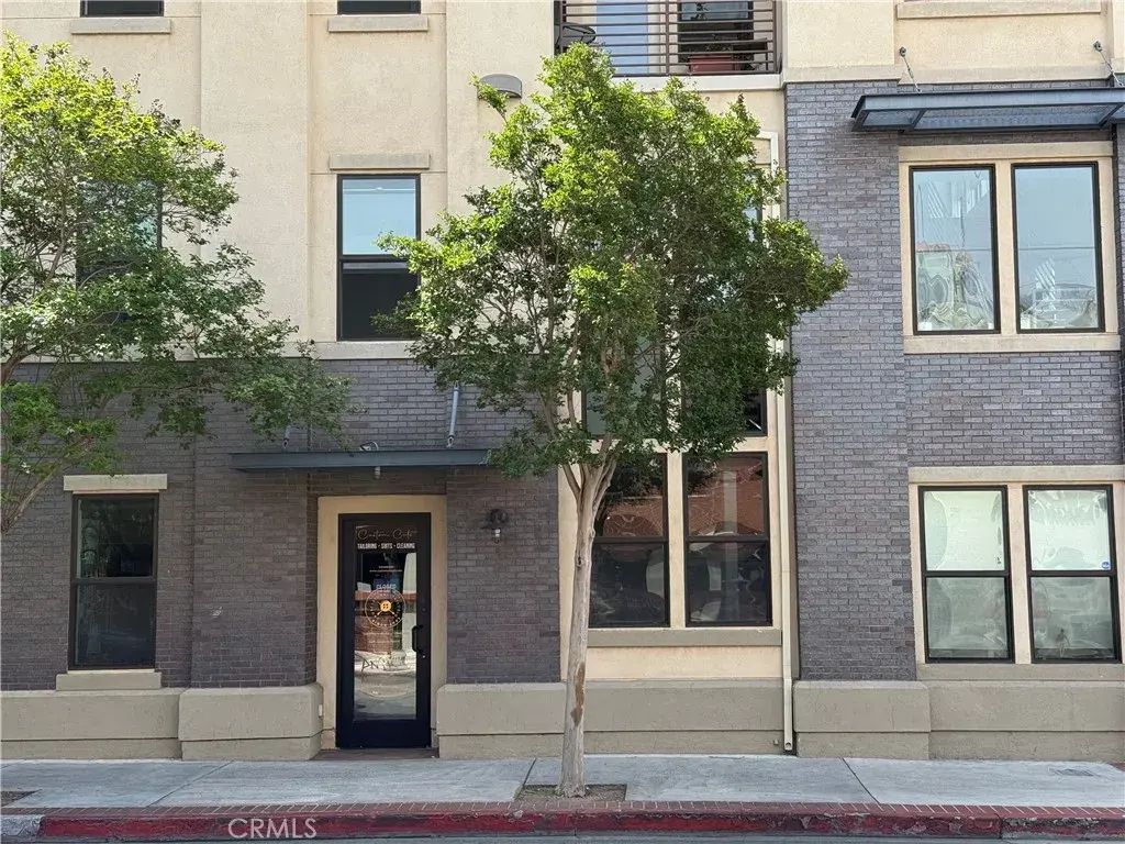 190 W 3rd Street, Santa Ana
