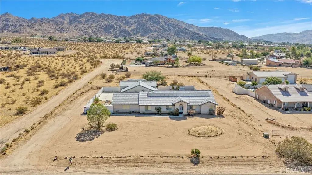 17389 Central Road, Apple Valley