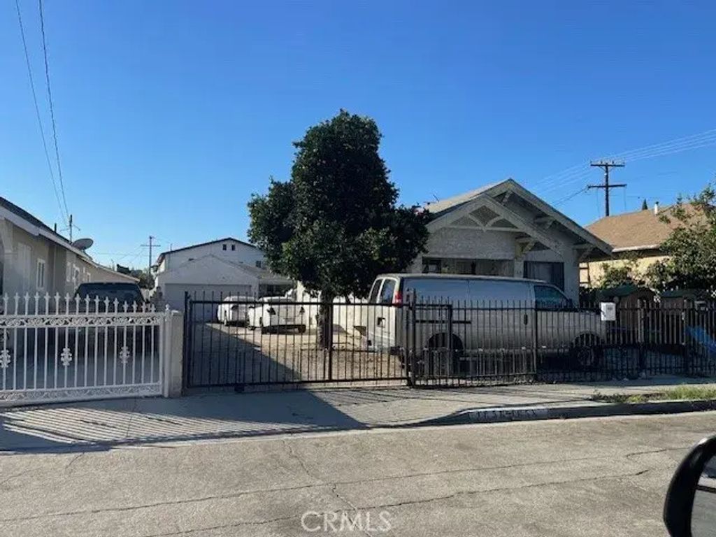 1656-16581 E 61st, Los Angeles