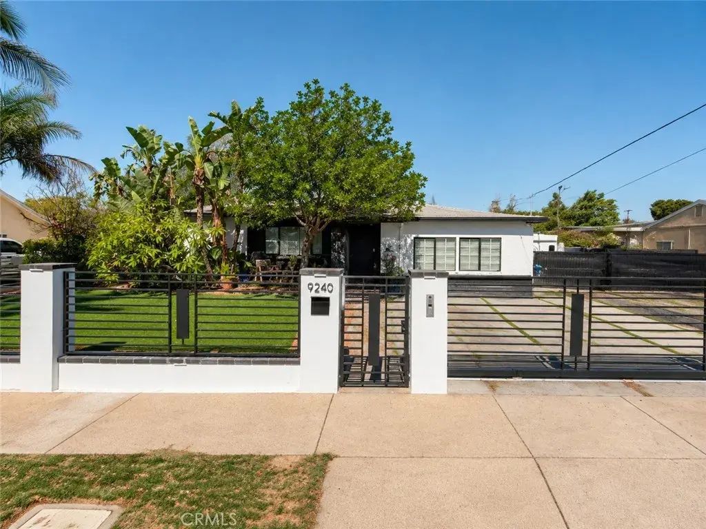 9240 Kewen, Los Angeles