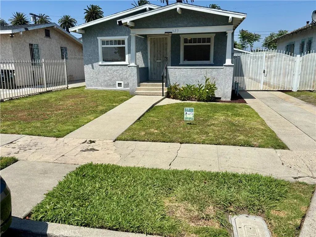323 W 82nd Street, Los Angeles