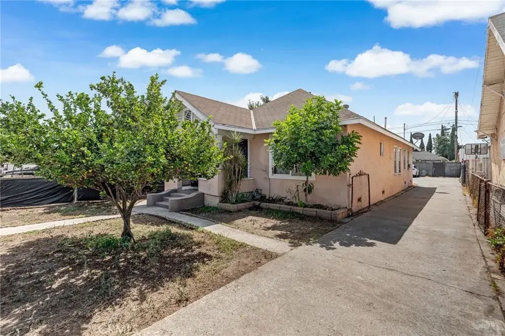 1302 E 48th Place, Los Angeles