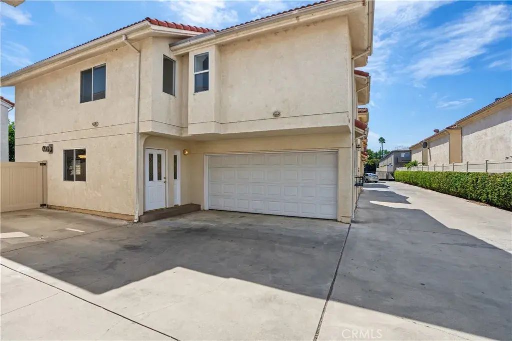 18334 Keswick St., Reseda