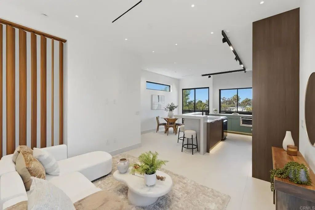 2514 44th Street, 