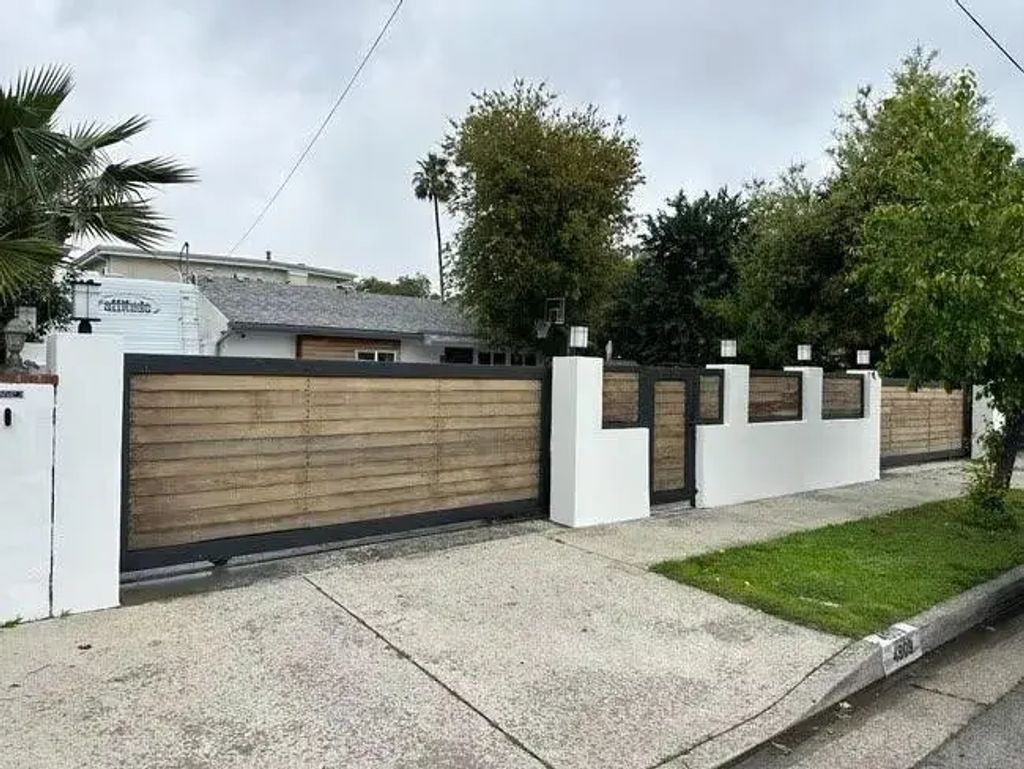 4909 Gaviota Avenue, Encino