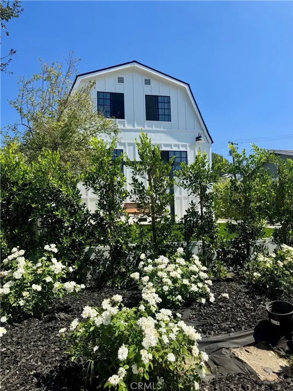 2615 Manhattan, Glendale