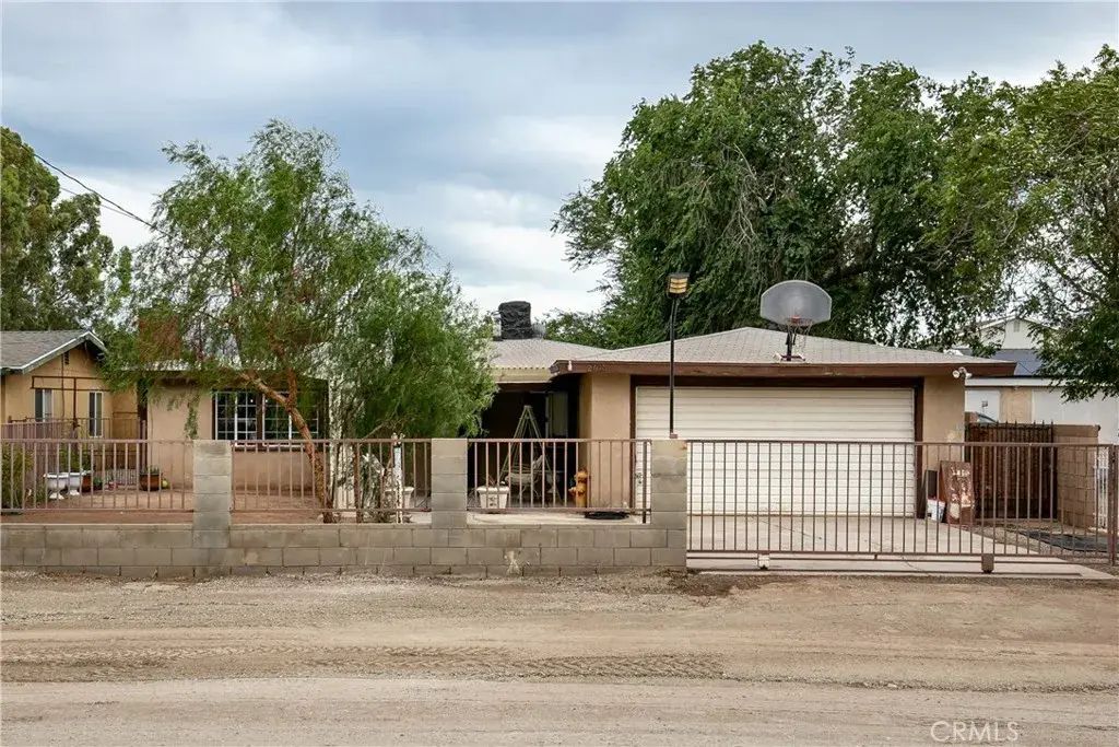 2618 E Avenue Q4, Palmdale