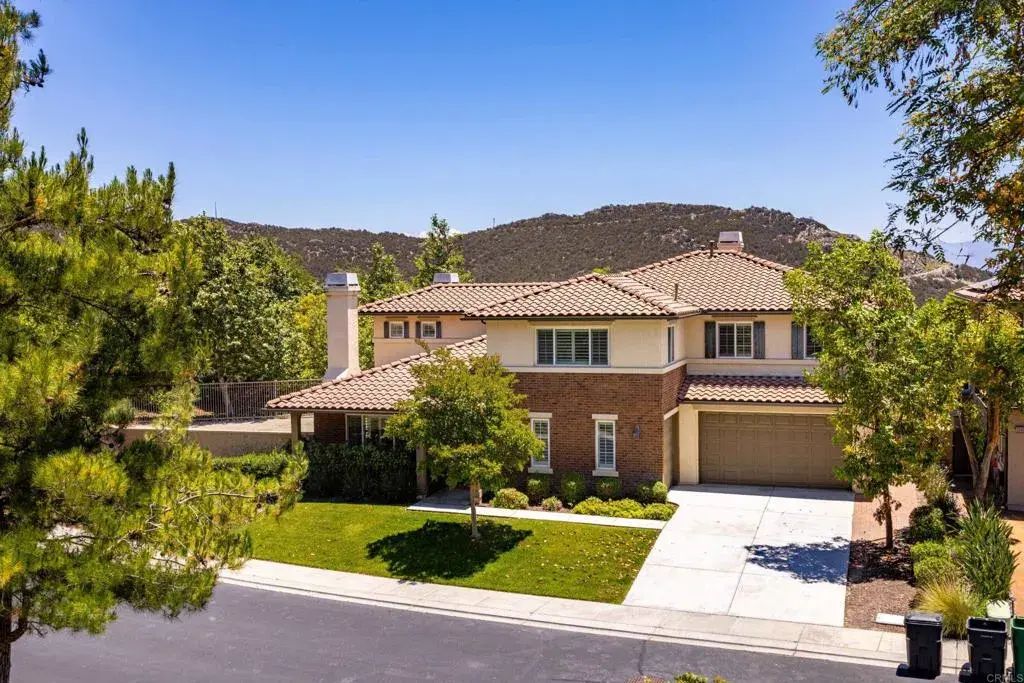 27002 Red Maple, Murrieta