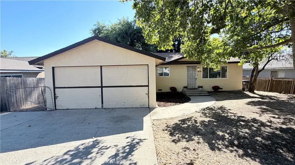 7400 Sombrilla, Atascadero