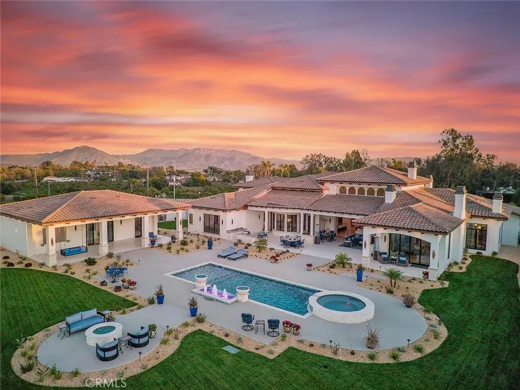 277 Crestview Avenue, Camarillo
