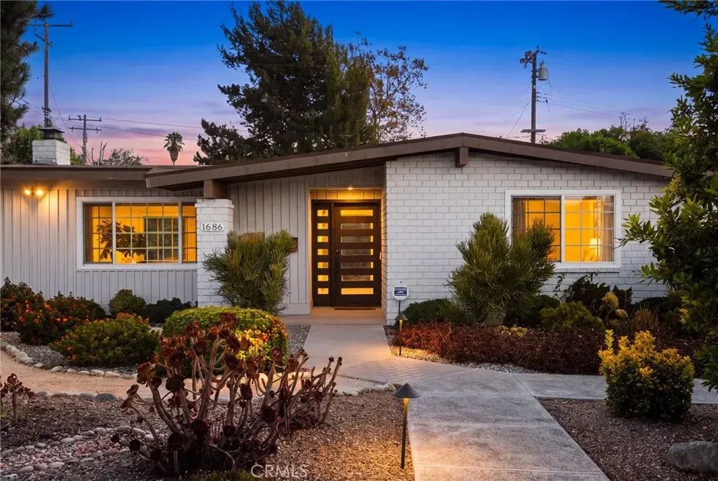 1686 Longwood Avenue, Claremont