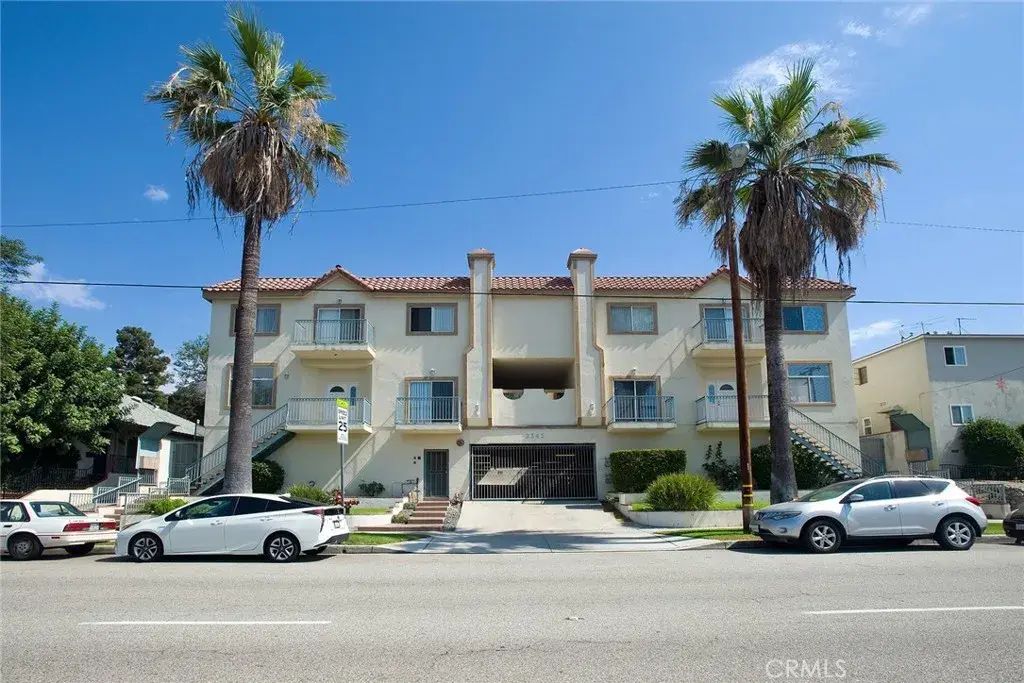 2345 Montrose Avenue 5, Montrose