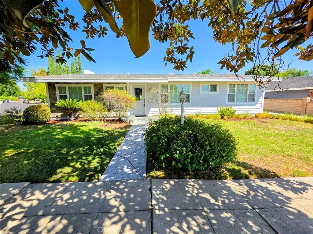 20371 Schoenborn, Winnetka