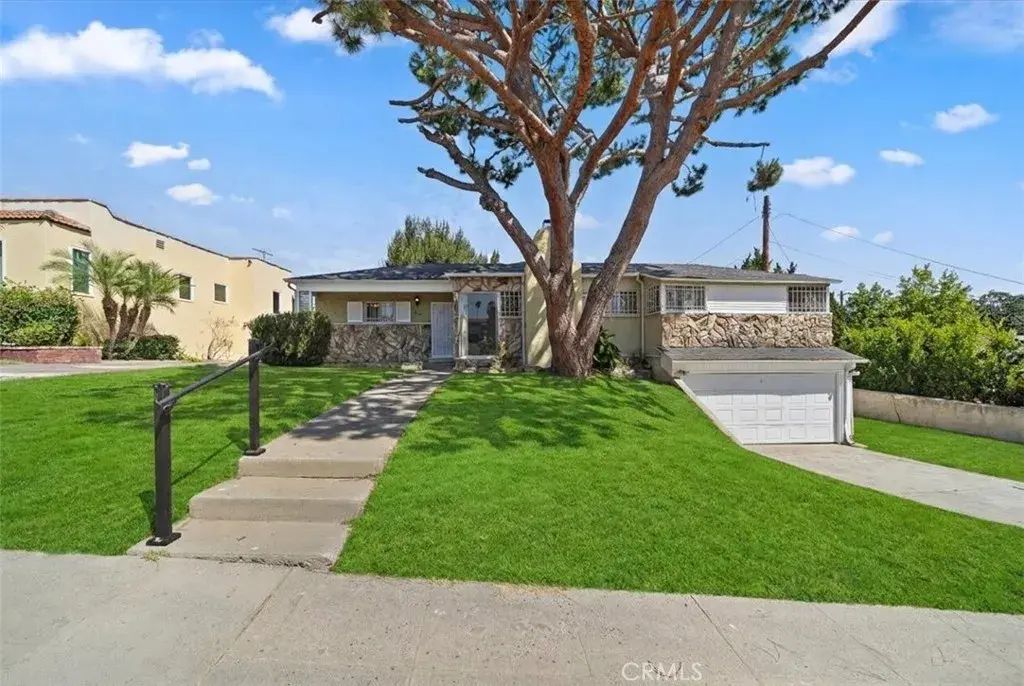 4115 W 61st, Los Angeles