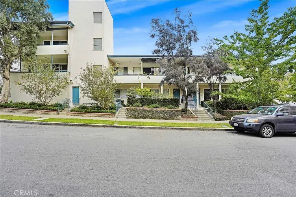 1975 S Beverly Glen, Los Angeles