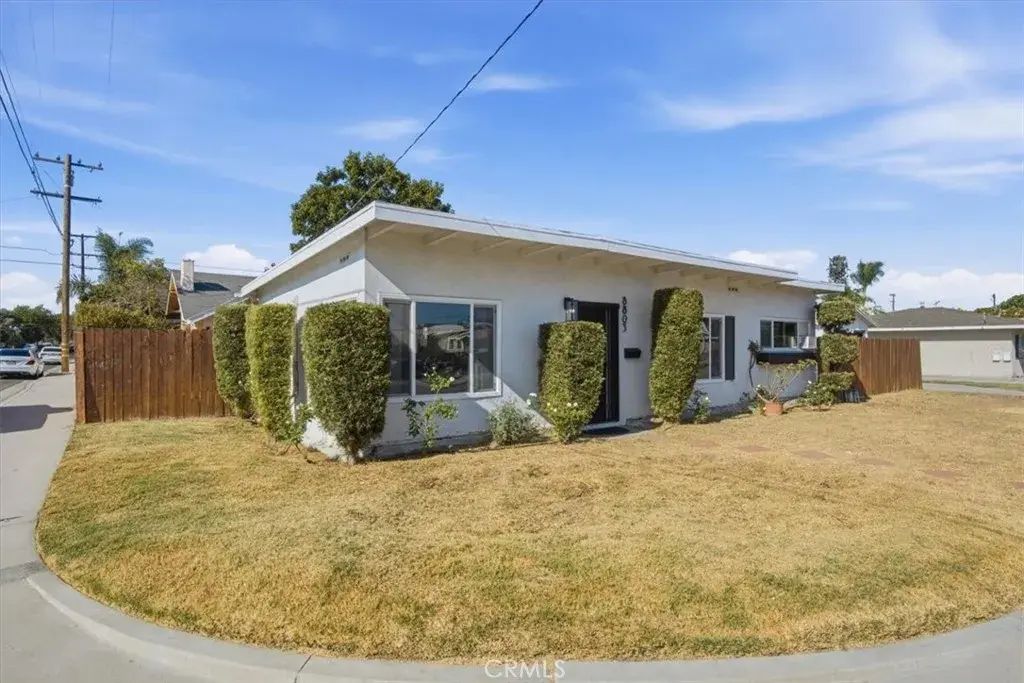 8803 Burton, Bellflower