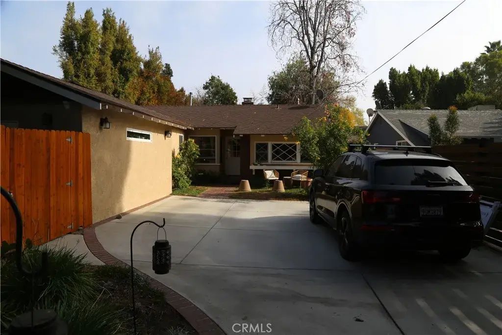 5724 Rhodes Avenue, Valley Village