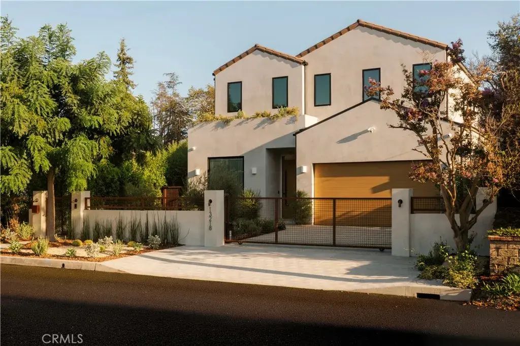 13218 Hesby Street, Sherman Oaks