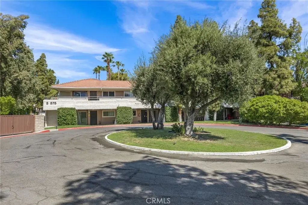 575 N Villa Court 212, Palm Springs