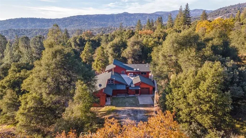 42203 Oak Lane, Oakhurst