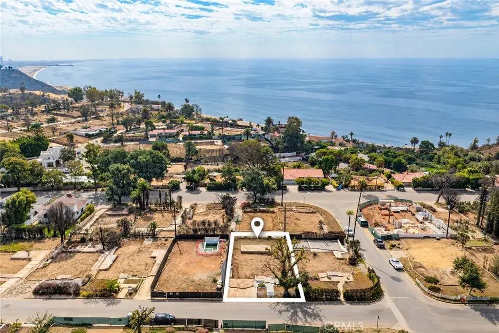 16860 Livorno, Pacific Palisades