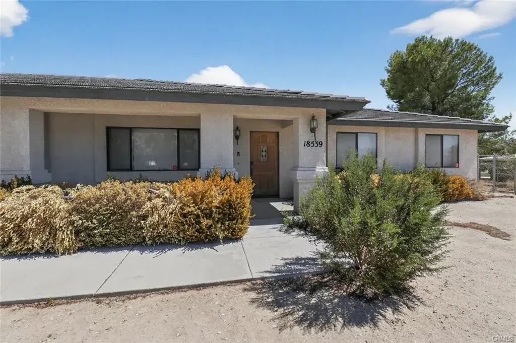 18539 Symeron Road, Apple Valley