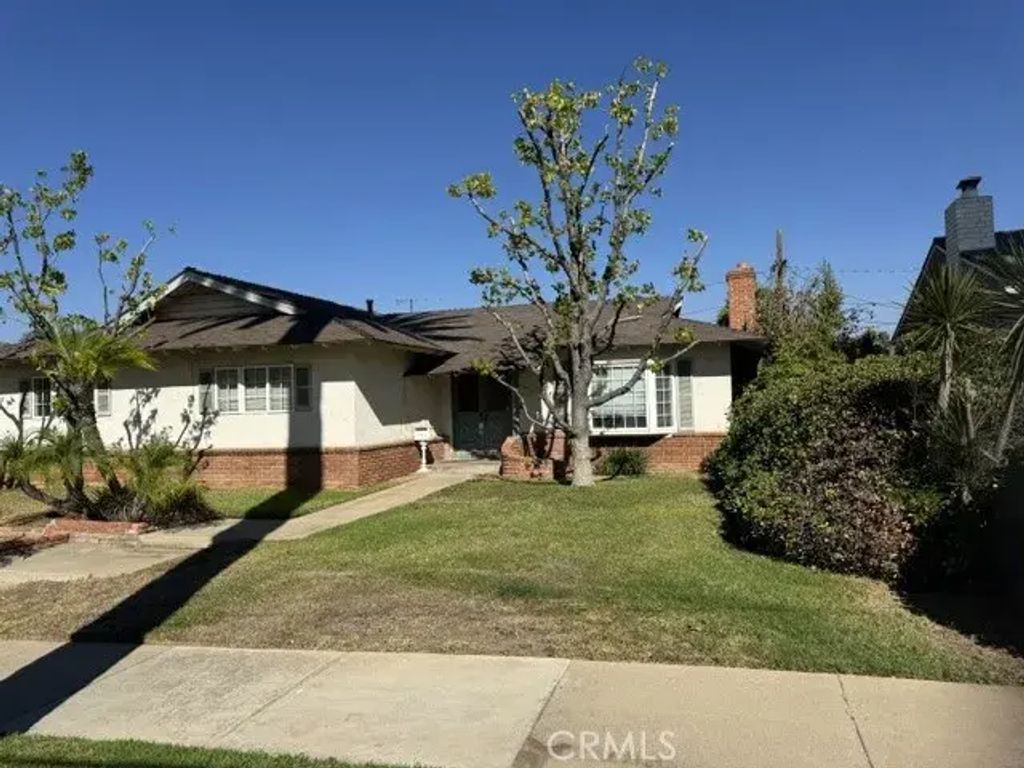 1517 S Main Street, Corona
