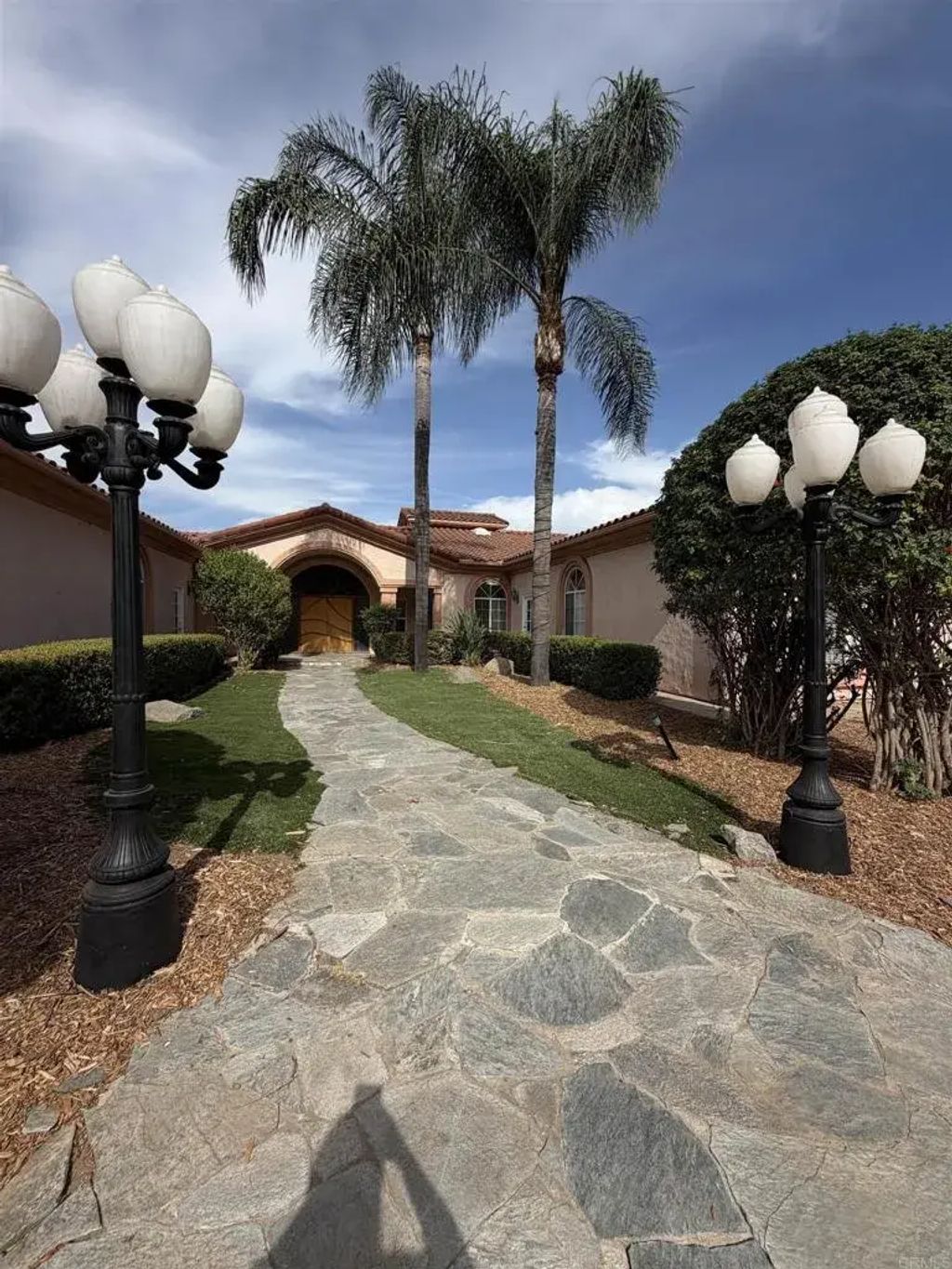 1555 Willow Glen Dr., El Cajon