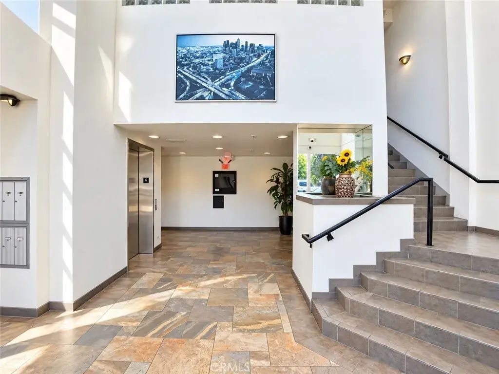 11657 Oxnard Street 109, North Hollywood