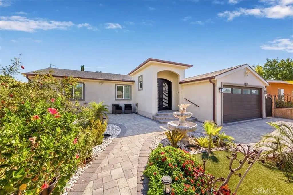 8126 Matilija, Panorama City