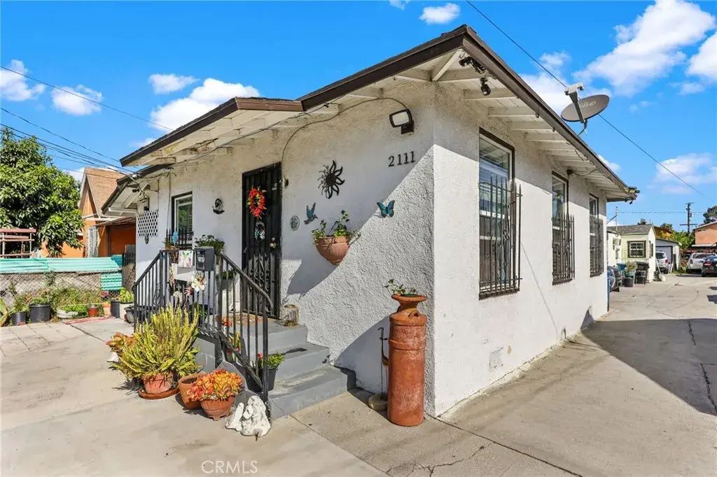 2111 E 118th Street, Los Angeles