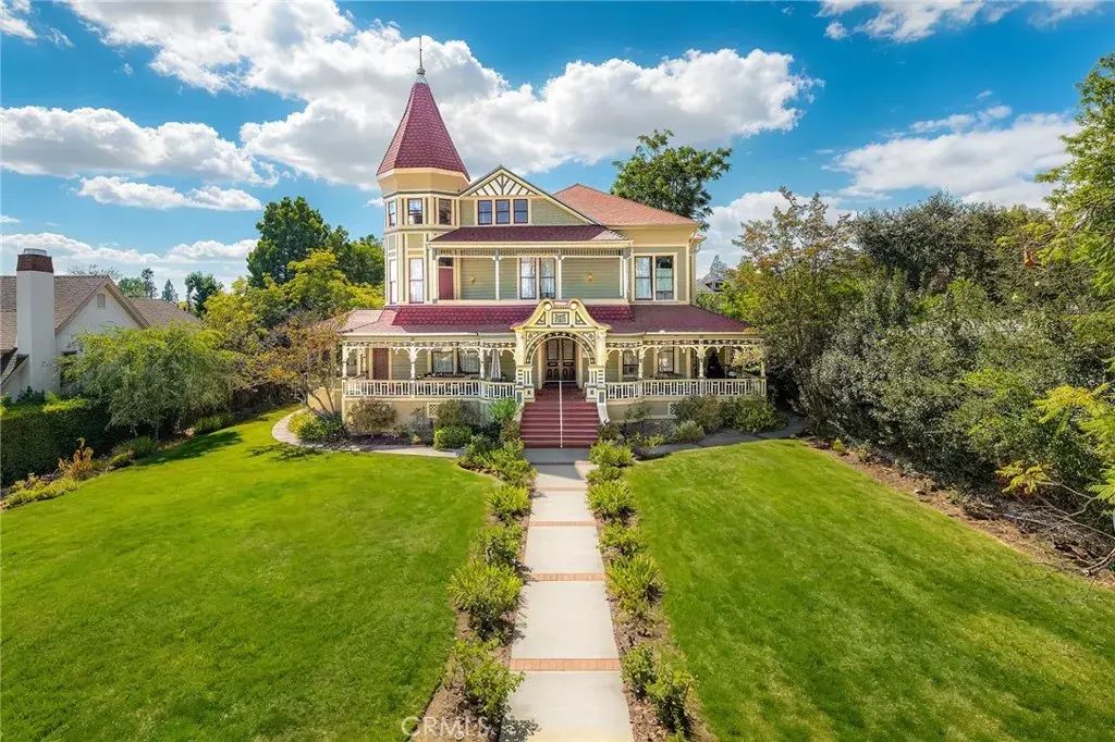 225 N Lima, Sierra Madre
