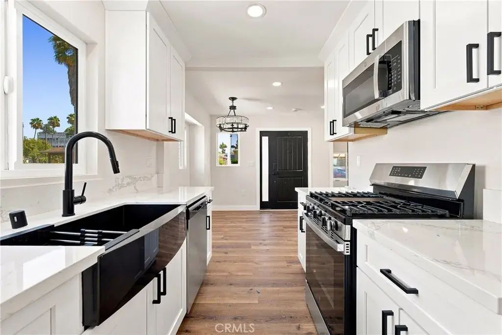5349 Baltimore, Los Angeles