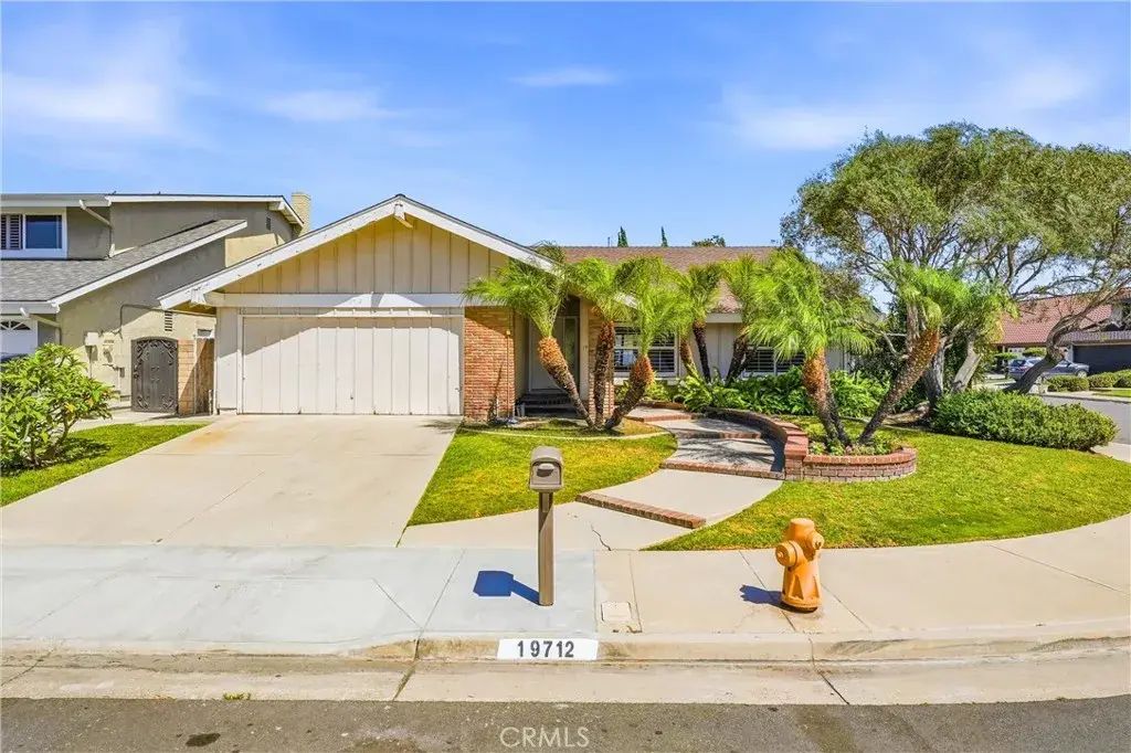 19712 Sacramento, Huntington Beach