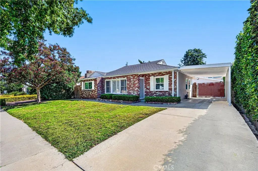4950 Garden Grove, Tarzana