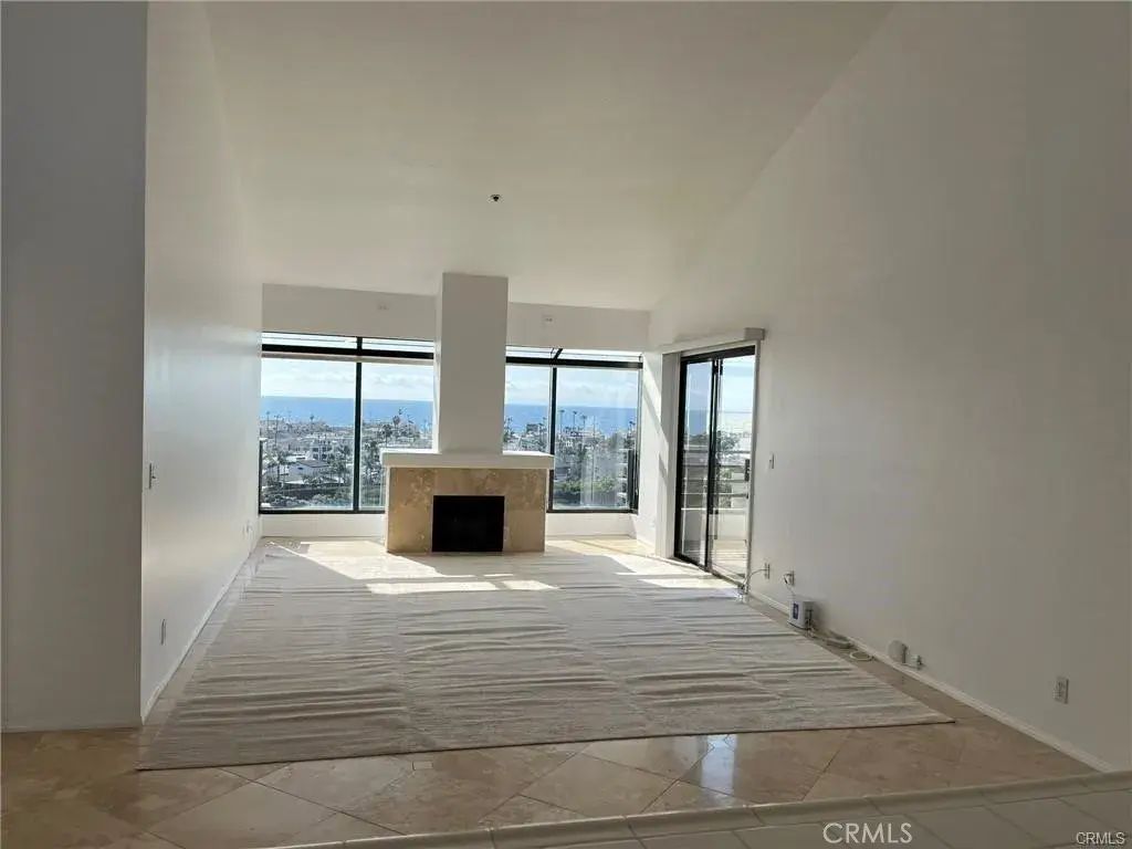 210 Lille Lane 310, Newport Beach