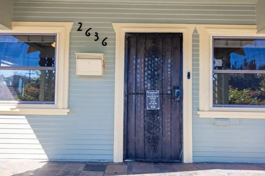 2636 Howard Avenue, 