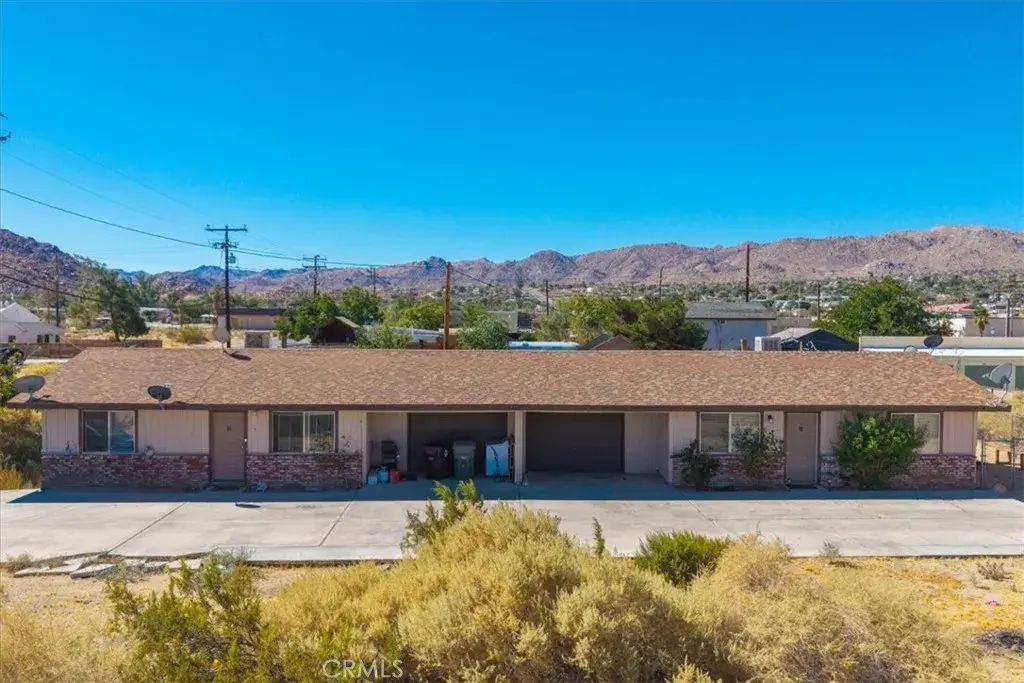 6418 Center Street, Joshua Tree
