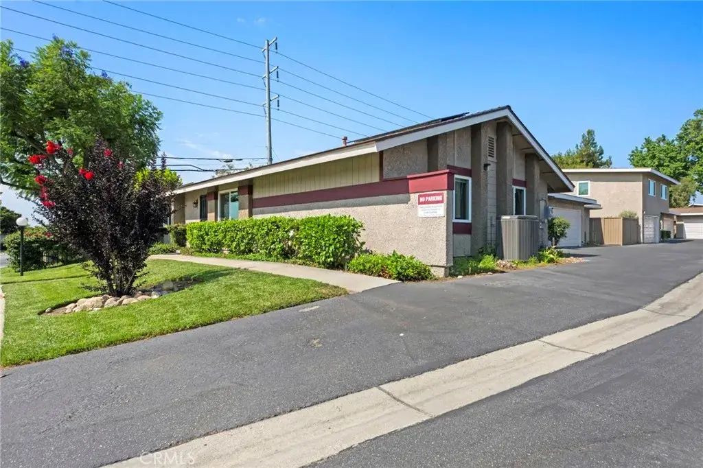 1605 Carmel East, Upland