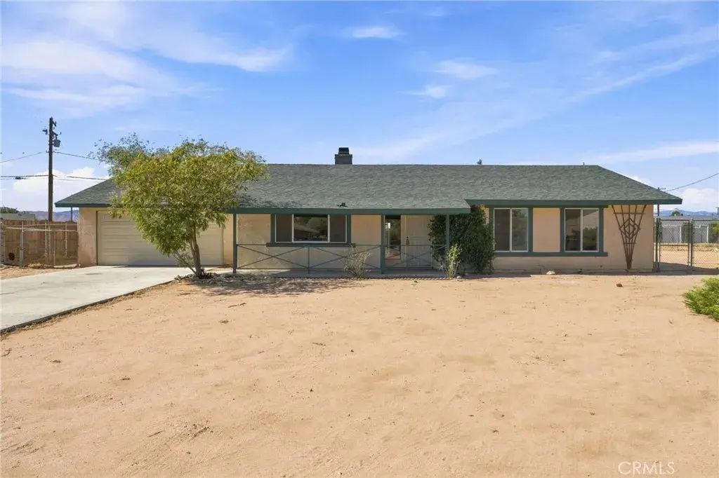 21011 Sioux Road, Apple Valley