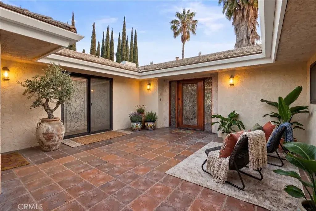 10307 Donna Avenue, Porter Ranch