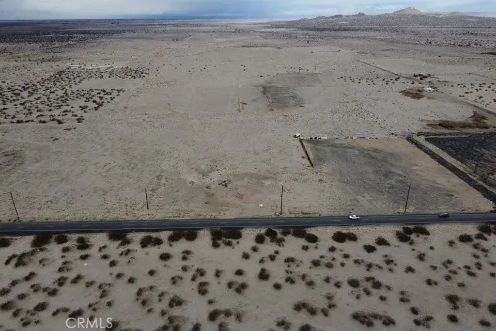 E Palmdale, Littlerock