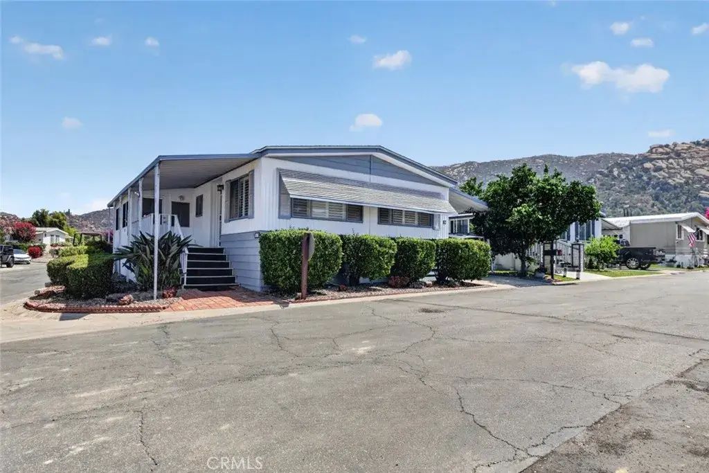 6480 Katherine 87, Simi Valley