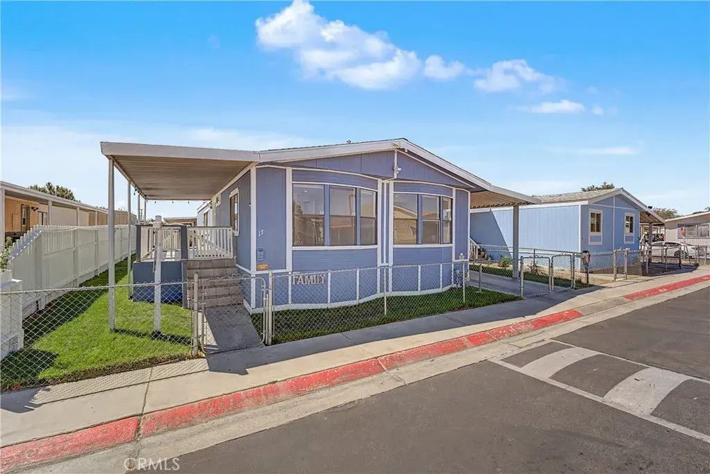 2545 E Avenue I 17, Lancaster