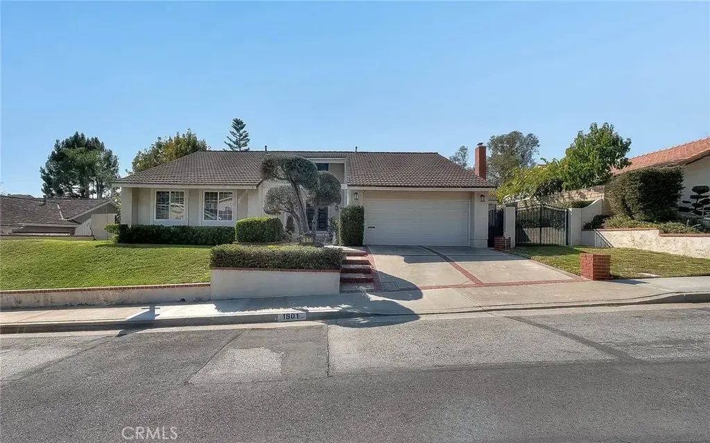 1801 Via Palomares, San Dimas