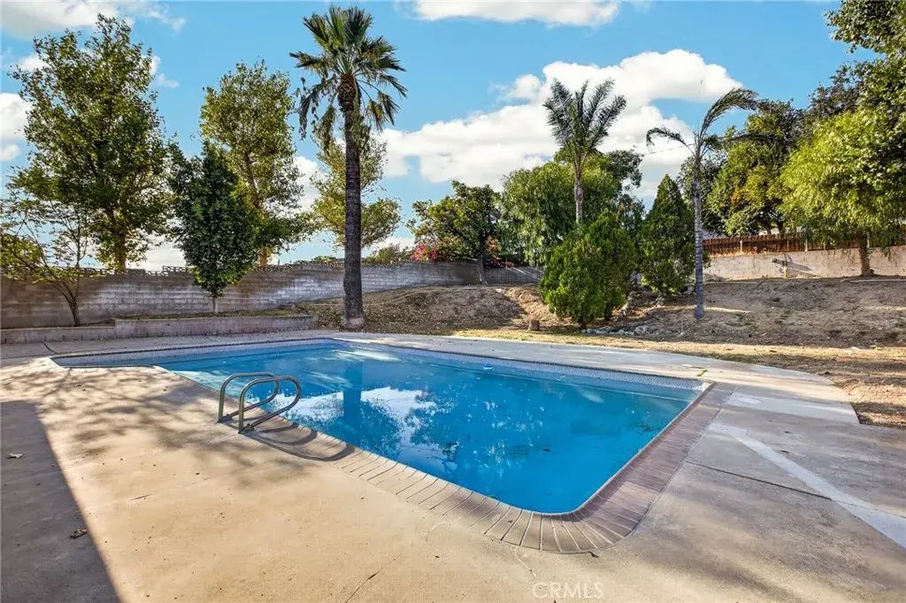 1742 E Foothill Dr., San Bernardino