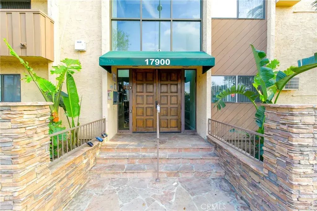 17900 Sherman Way 118, Reseda